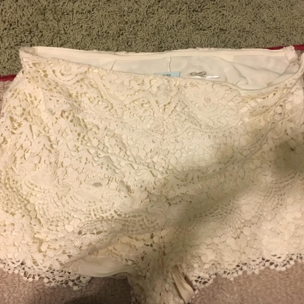 White Lace Shorts Kimchi Blue Size 12